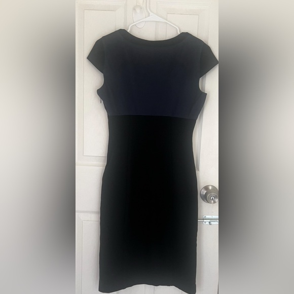 DIANE VON FURTENBERG EXCLUSIVELY FOR Neiman Marcus Black and Navy Dress - Picture 4 of 12